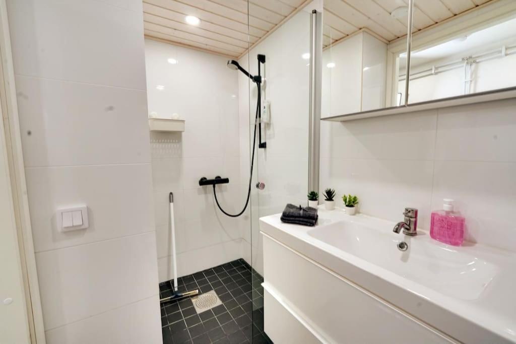 Upea Yksioe+Parveke. Ihastu, Parhaalla Paikalla. Tampere Extérieur photo